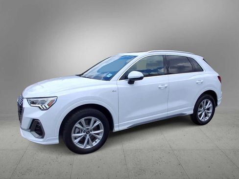 Used 2024 Audi Q3 2.0T Premium w/ Convenience Package AWD/4WD image 4