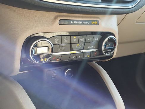 Used 2021 Ford Escape SE w/ Convenience Package image 16