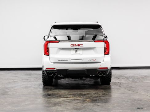 Used 2025 GMC Yukon AT4 Ultimate w/ LPO, Illumination Package AWD/4WD image 17