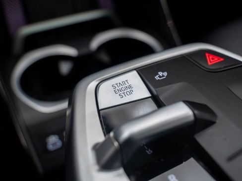 Certified 2025 BMW X2 xDrive28i w/ Premium Package image 23