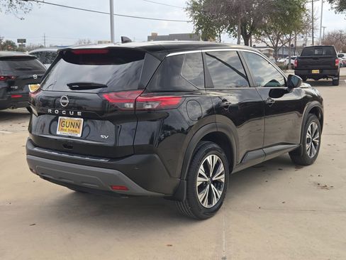 Used 2023 Nissan Rogue SV image 7