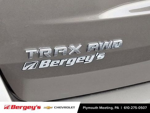 Used 2022 Chevrolet Trax LT w/ Sport Edition image 32