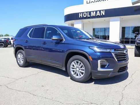 Used 2022 Chevrolet Traverse LT AWD/4WD image 1