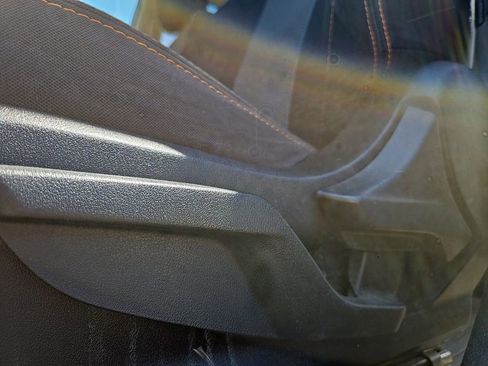 Used 2018 Subaru Crosstrek 2.0i Premium AWD/4WD image 30