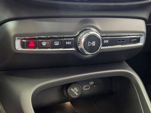 Certified 2023 Volvo XC40 Recharge Ultimate w/ Protection Package Premier image 29