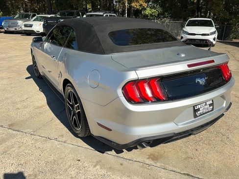 Used 2018 Ford Mustang Premium image 5