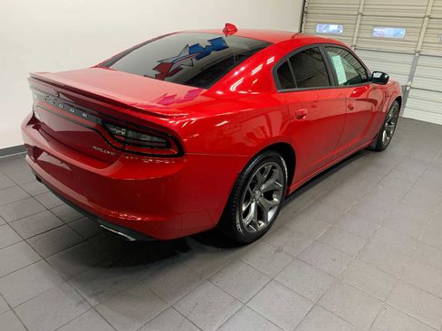 Used 2015 Dodge Charger SXT w/ Driver Confidence Group image 3