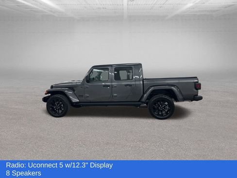 Used 2025 Jeep Gladiator Sport image 8
