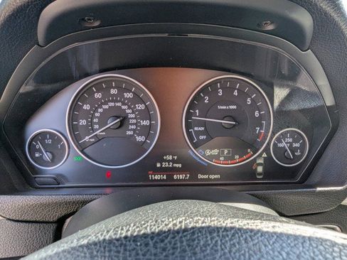 Used 2017 BMW 320i Sedan RWD image 16