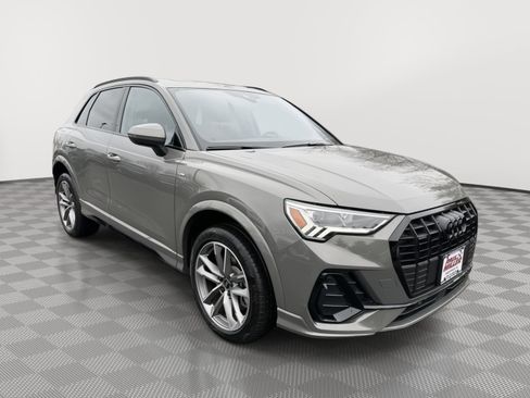 Used 2023 Audi Q3 2.0T Premium Plus w/ Premium Plus Package image 3