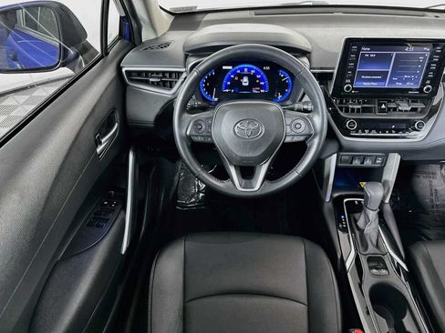 Used 2022 Toyota Corolla Cross XLE w/ Convenience Package FWD image 20