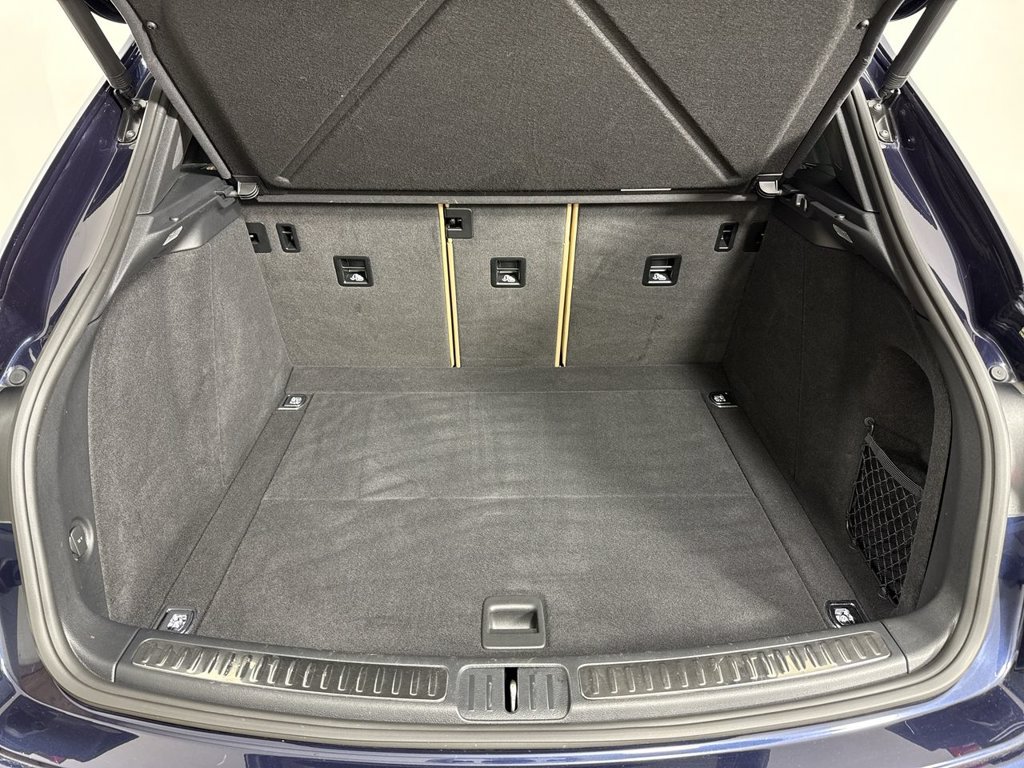 Certified 2023 Porsche Macan w/ Premium Package Plus AWD/4WD image 21
