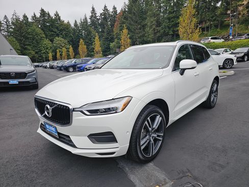 Used 2019 Volvo XC60 T6 Momentum w/ Premium Package AWD/4WD image 4