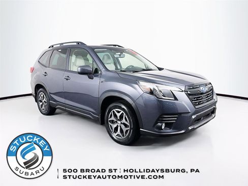 Used 2023 Subaru Forester Premium AWD/4WD image 1