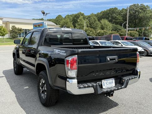 Used 2021 Toyota Tacoma TRD Off-Road image 9
