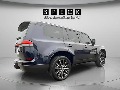 Used 2024 Lexus GX 550 w/ Accessory Package (Z1) AWD/4WD image 6