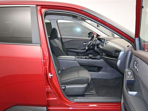 Used 2023 Nissan Rogue SV image 26