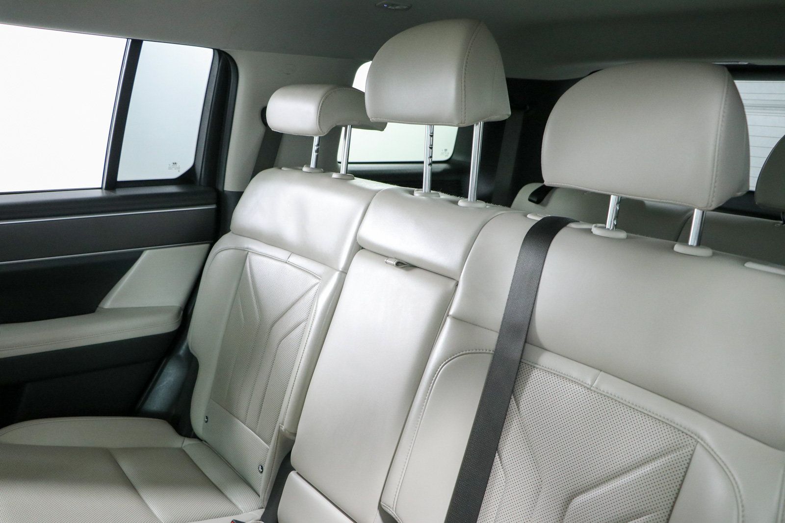 Used 2025 Hyundai Santa Fe SEL FWD image 18