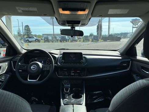 Used 2021 Nissan Rogue SV FWD image 24