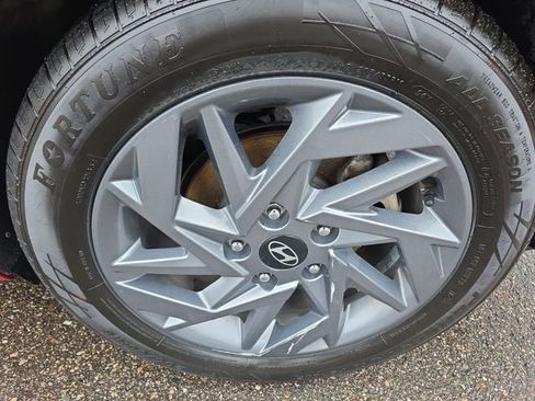 Used 2024 Hyundai Elantra SEL FWD image 10