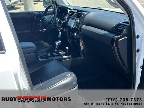 Used 2019 Toyota 4Runner TRD Off-Road Premium AWD/4WD image 27
