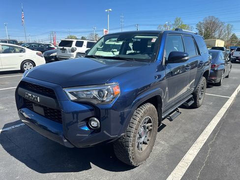 Used 2022 Toyota 4Runner SR5 Premium w/ Moonroof Package image 1