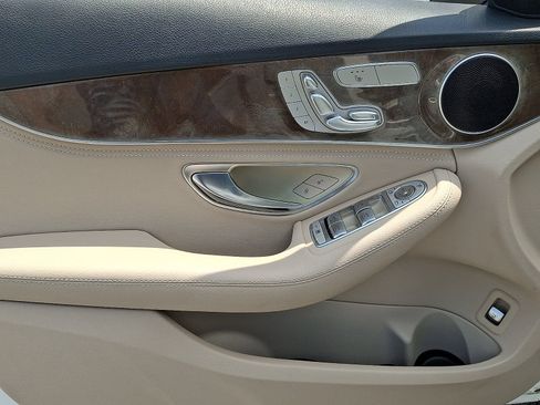 Used 2016 Mercedes-Benz C 300 4MATIC Sedan image 12