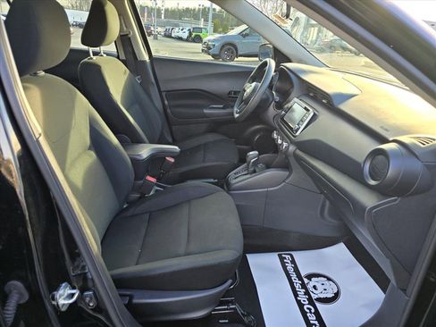 Used 2024 Nissan Kicks S image 13