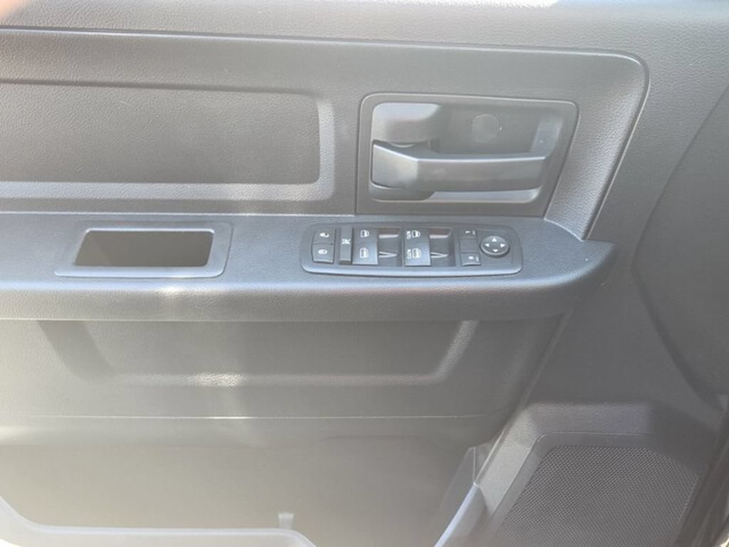 Used 2016 RAM 3500 Tradesman w/ Chrome Appearance Group RWD image 31