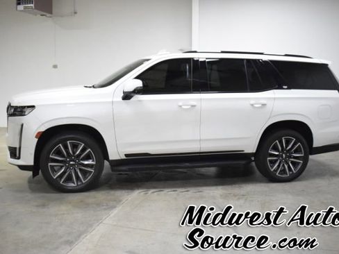 Used 2022 Cadillac Escalade Sport AWD/4WD image 2
