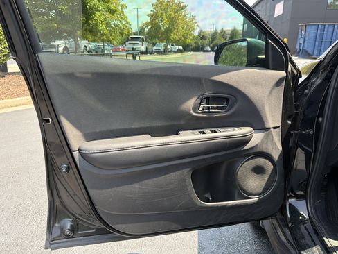 Used 2019 Honda HR-V Sport image 7