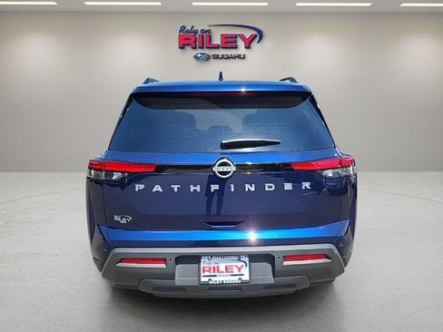 Used 2025 Nissan Pathfinder SV FWD image 4