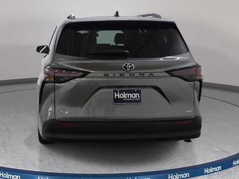 Certified 2026 Toyota Sienna XLE FWD image 6