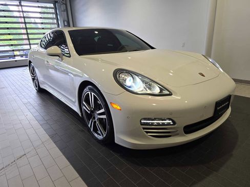 Used 2011 Porsche Panamera RWD image 9