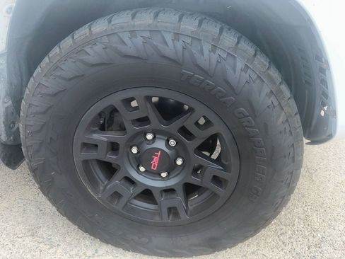 Used 2023 Toyota 4Runner SR5 Premium w/ Moonroof Package image 10