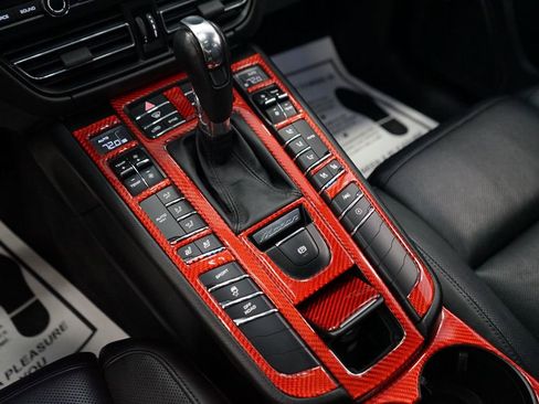 Used 2019 Porsche Macan AWD/4WD image 40