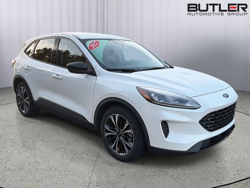 Used 2022 Ford Escape SE w/ SE Sport Appearance Package FWD image 8