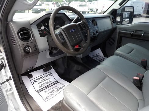 Used 2015 Ford F250 XL w/ Power Equipment Group RWD image 16