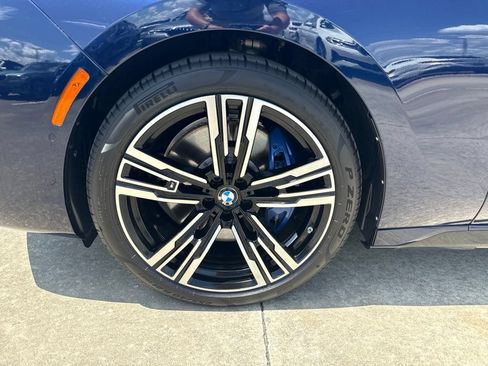 Certified 2023 BMW 760i xDrive AWD/4WD image 9