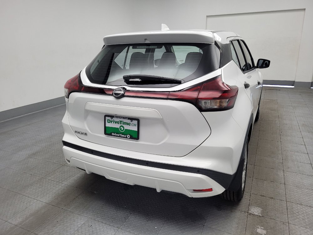 Used 2022 Nissan Kicks S FWD image 7