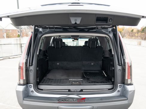 Used 2019 Cadillac Escalade ESV Luxury AWD/4WD image 46