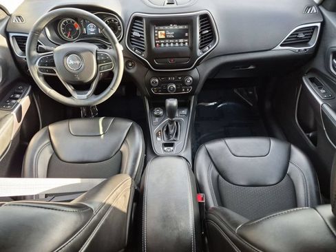 Used 2019 Jeep Cherokee Latitude Plus w/ Cold Weather Group AWD/4WD image 28
