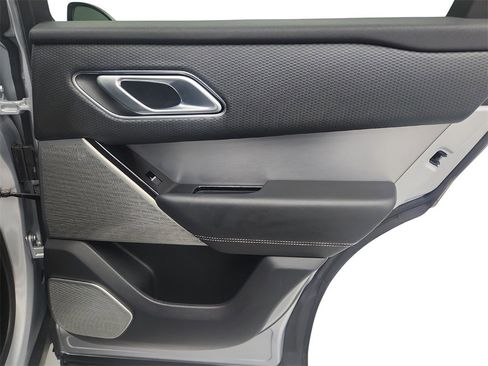 Used 2019 Land Rover Range Rover Velar R-Dynamic SE image 29