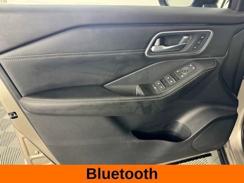 Used 2025 Nissan Rogue Platinum AWD/4WD image 9