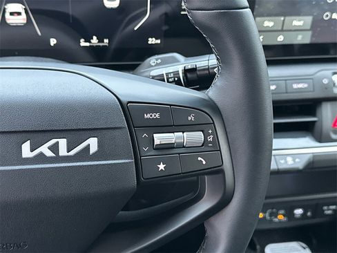 New 2025 Kia K4 EX image 22