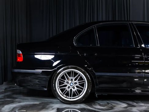 Used 2002 BMW M5 RWD image 3