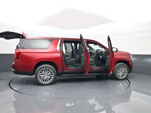 New 2025 GMC Yukon XL Elevation image 82