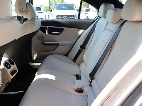 Used 2023 Mercedes-Benz C 300 4MATIC Sedan image 13