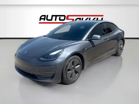 Used 2023 Tesla Model 3 Standard Range RWD image 3