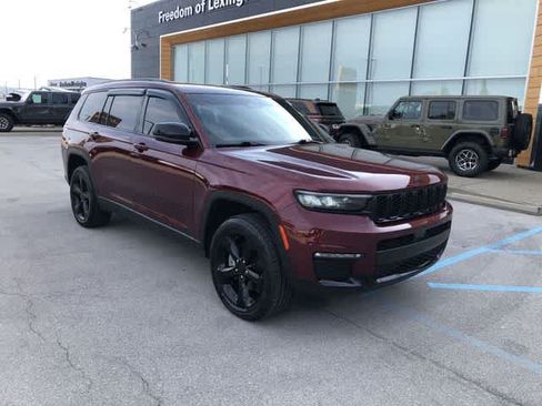 Certified 2024 Jeep Grand Cherokee L Limited w/ Black Appearance Package AWD/4WD image 8